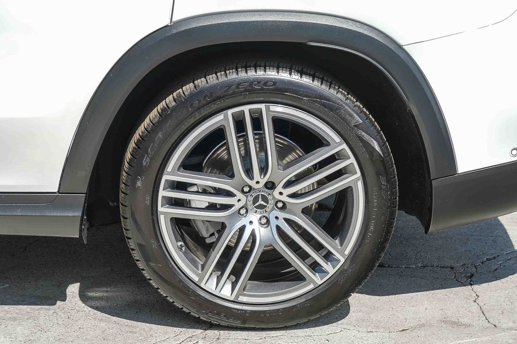 Thumbnail: 2024 Mercedes-Benz GLS - 20