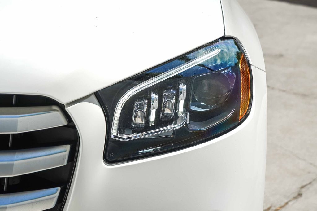 Thumbnail: 2024 Mercedes-Benz GLS - 19