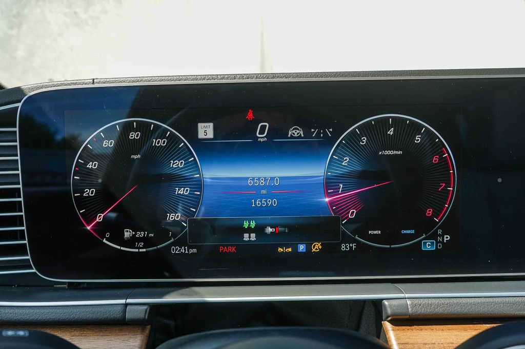 Thumbnail: 2024 Mercedes-Benz GLS - 28