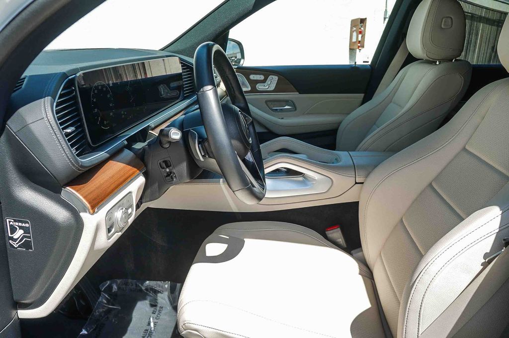 Thumbnail: 2024 Mercedes-Benz GLS - 11