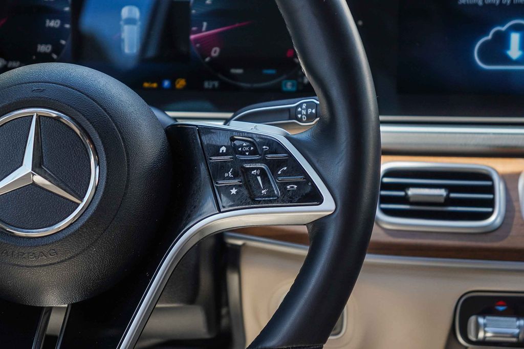 Thumbnail: 2024 Mercedes-Benz GLS - 23
