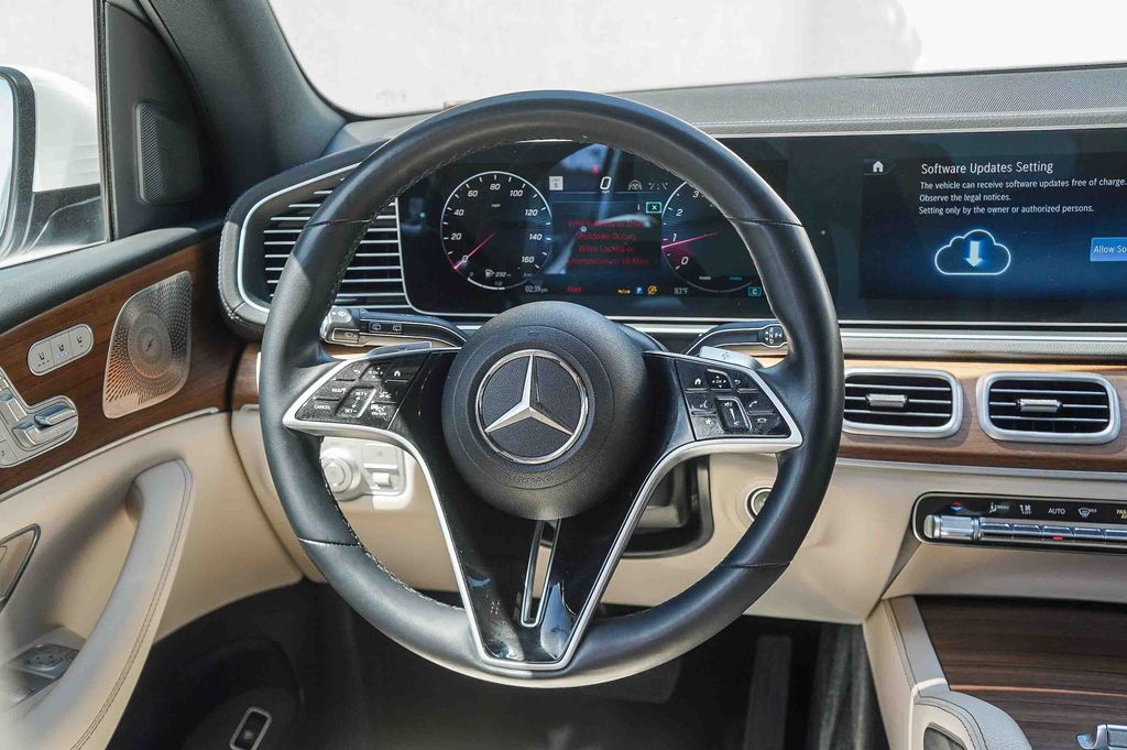 Thumbnail: 2024 Mercedes-Benz GLS - 9