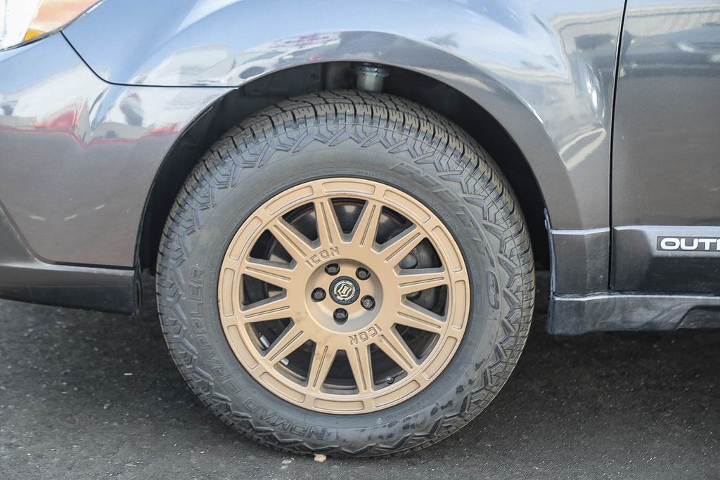 Thumbnail: 2013 Subaru Outback - 6