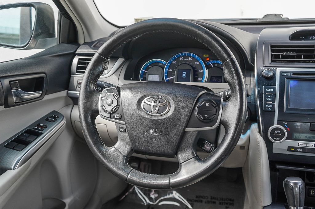 Thumbnail: 2014 Toyota Camry - 8