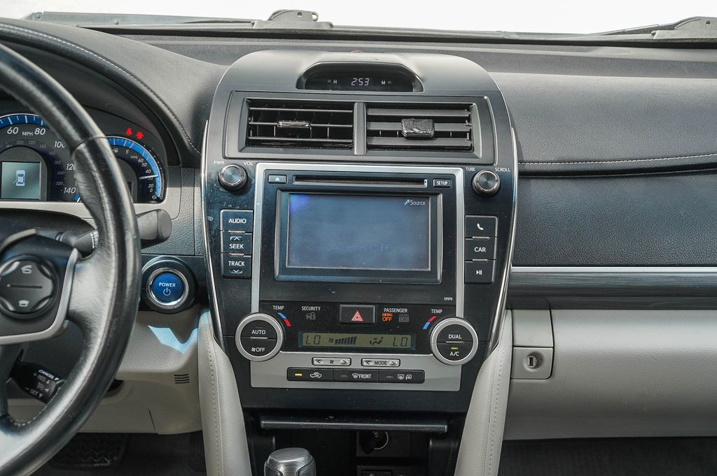 Thumbnail: 2014 Toyota Camry - 12