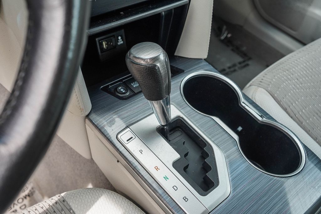 Thumbnail: 2014 Toyota Camry - 13