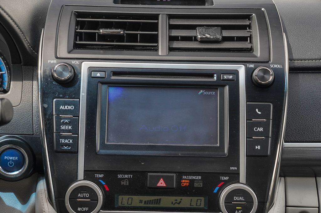 Thumbnail: 2014 Toyota Camry - 23
