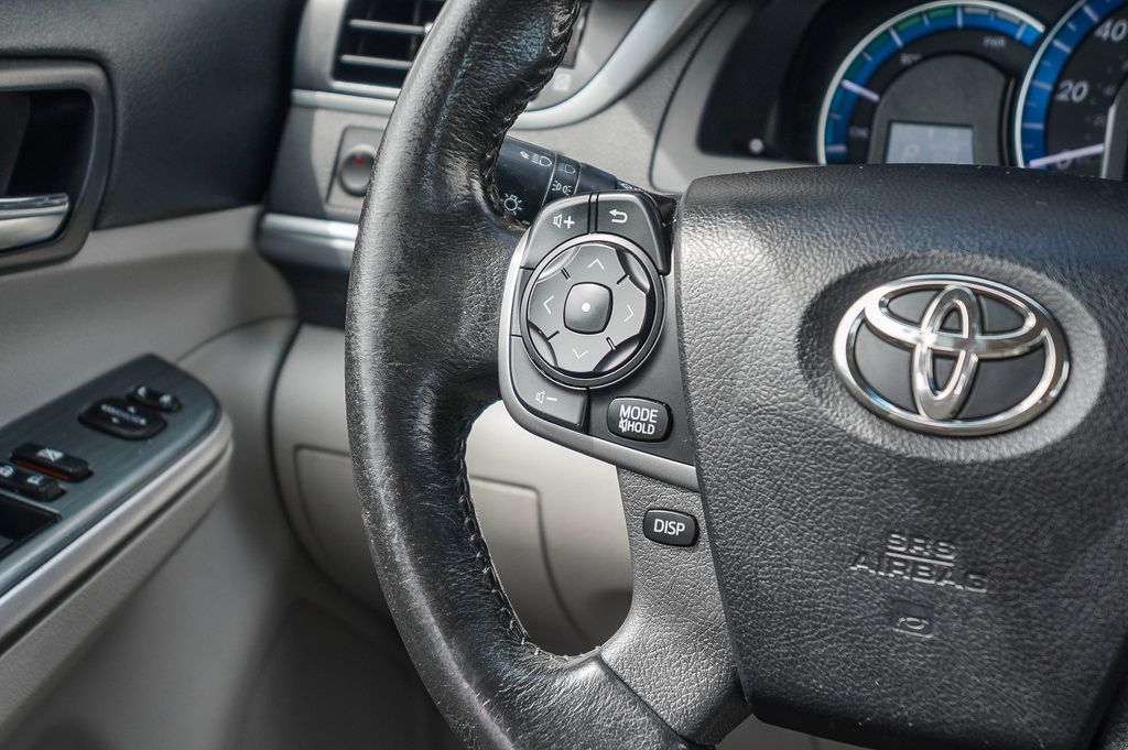 Thumbnail: 2014 Toyota Camry - 24