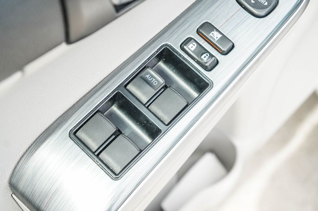 Thumbnail: 2014 Toyota Camry - 26