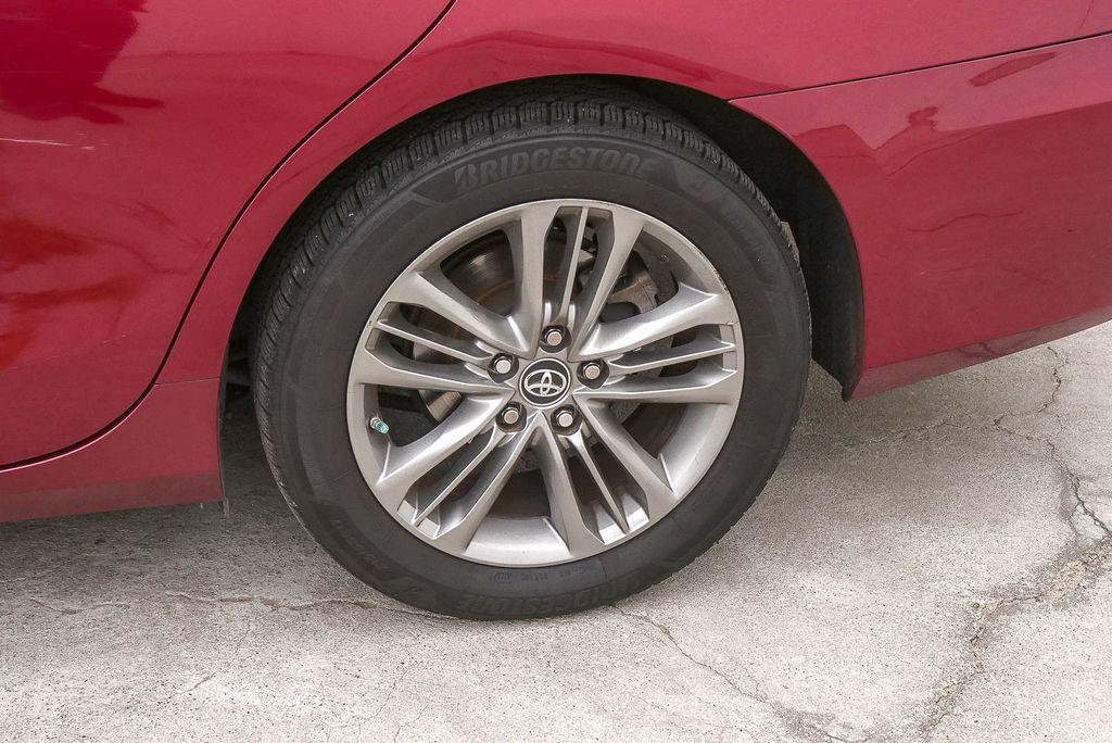 Thumbnail: 2016 Toyota Camry - 10