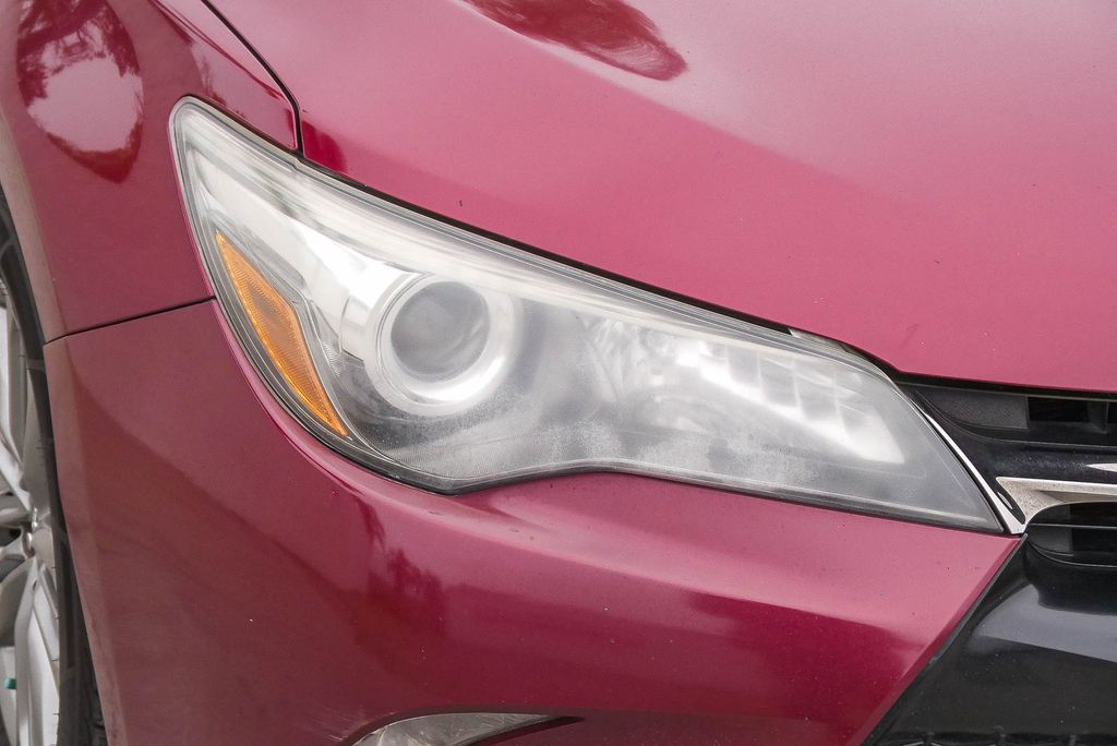 Thumbnail: 2016 Toyota Camry - 9