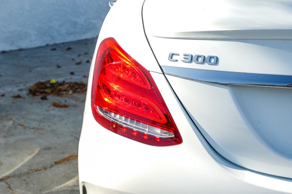 Thumbnail: 2017 Mercedes-Benz C-Class - 9