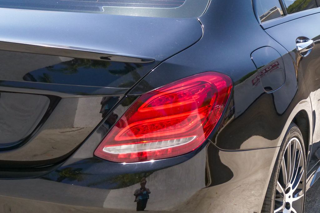 Thumbnail: 2018 Mercedes-Benz C-Class - 12
