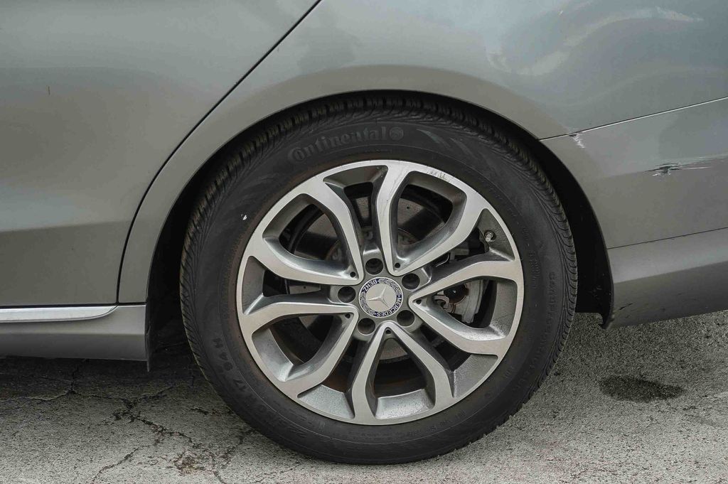Thumbnail: 2016 Mercedes-Benz C-Class - 5