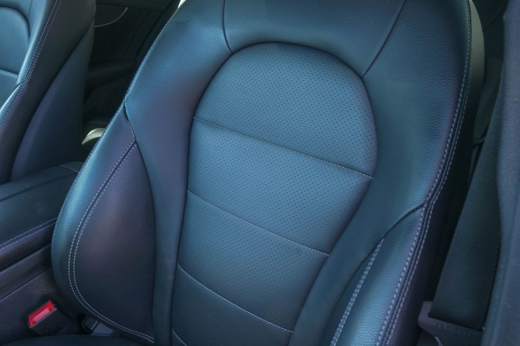 Thumbnail: 2015 Mercedes-Benz C-Class - 7