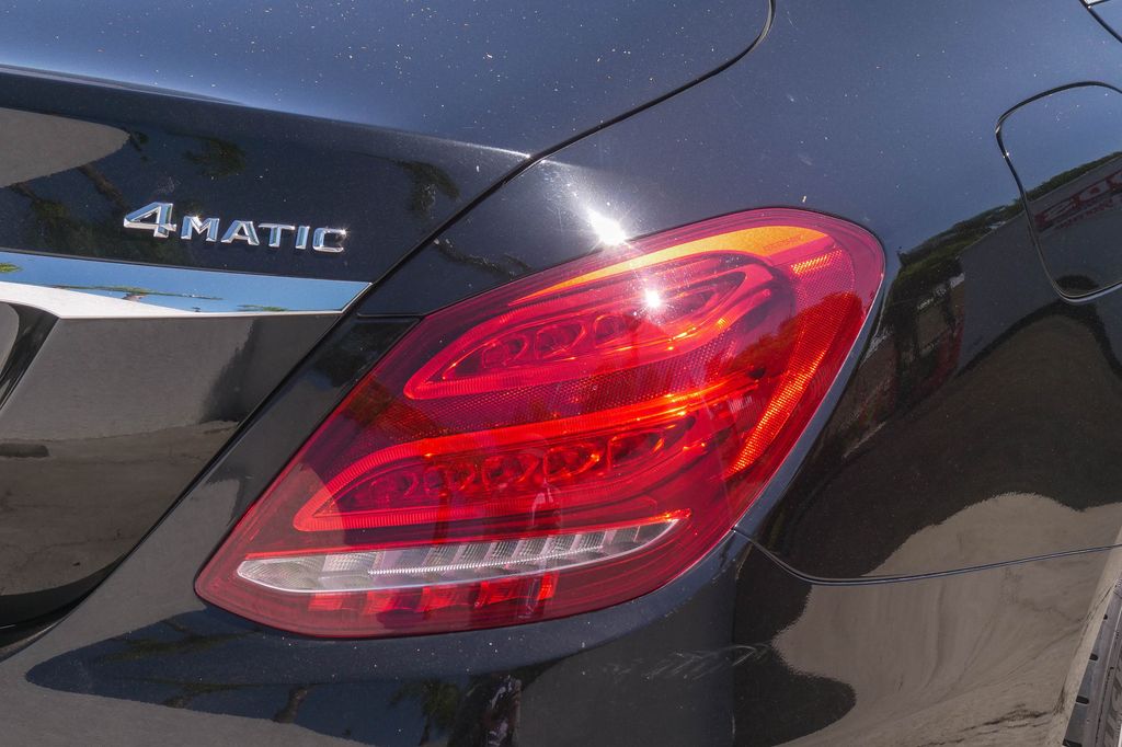 Thumbnail: 2015 Mercedes-Benz C-Class - 11