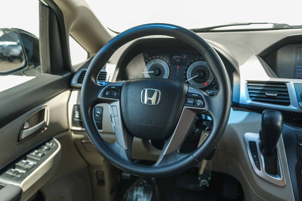 Thumbnail: 2013 Honda Odyssey - 13
