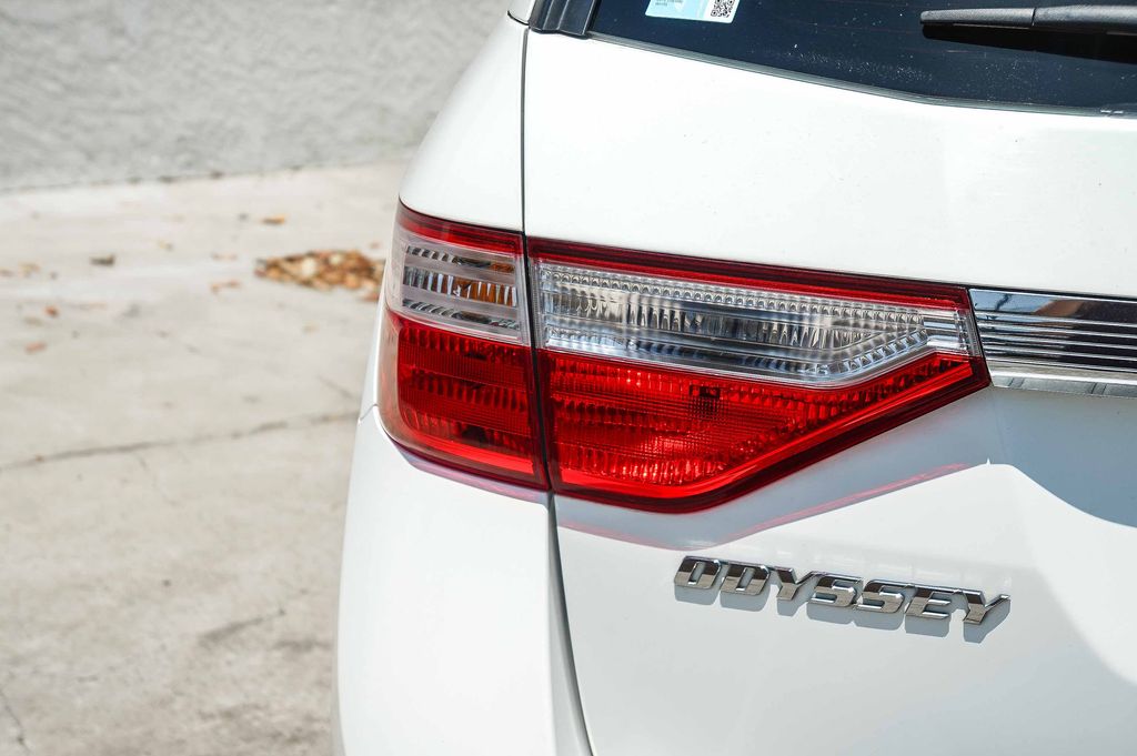 Thumbnail: 2013 Honda Odyssey - 21