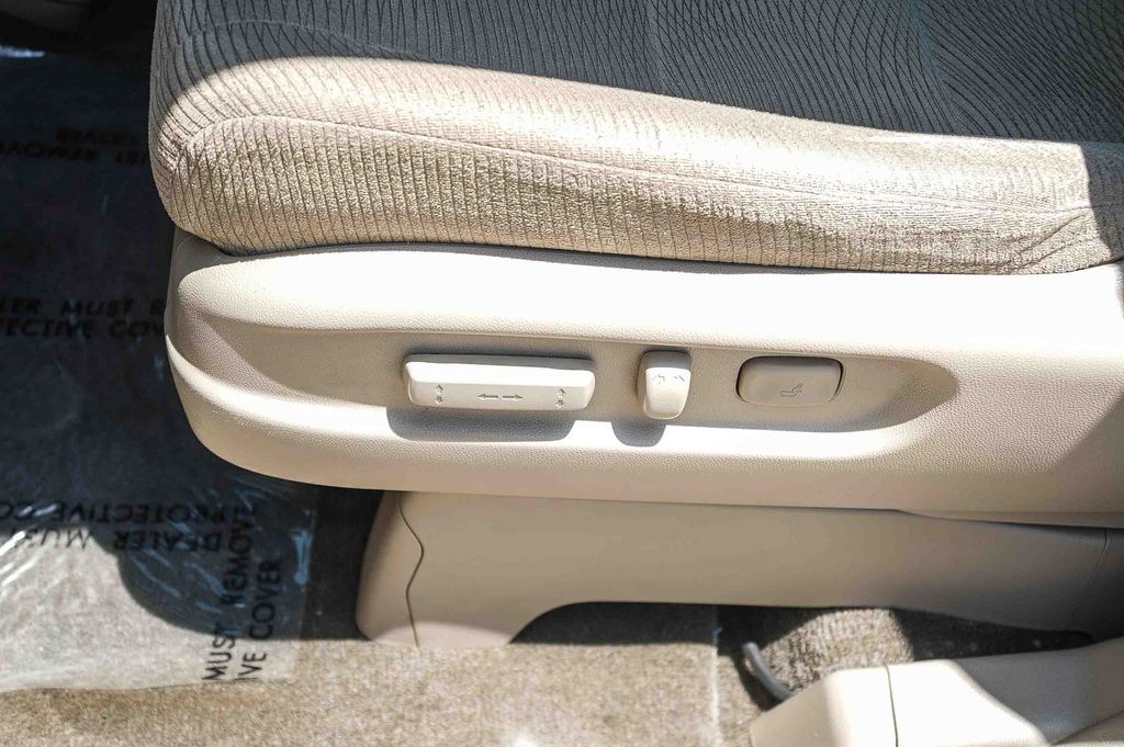 Thumbnail: 2013 Honda Odyssey - 27