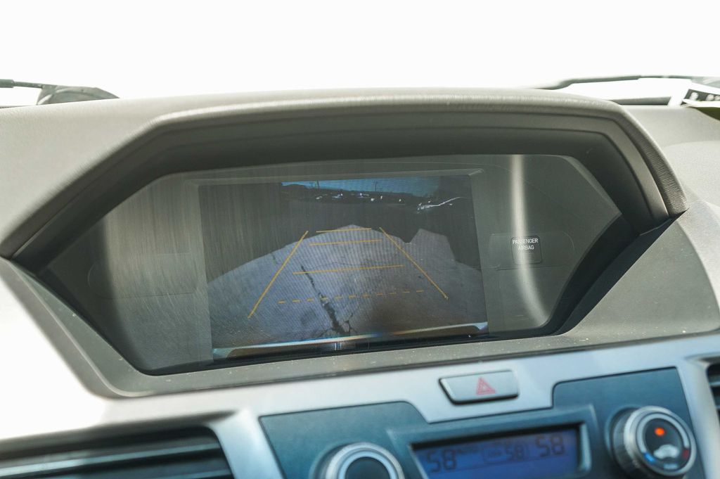 Thumbnail: 2013 Honda Odyssey - 29