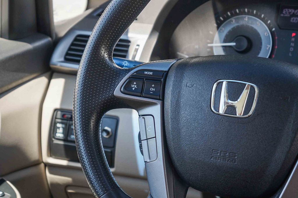 Thumbnail: 2013 Honda Odyssey - 24