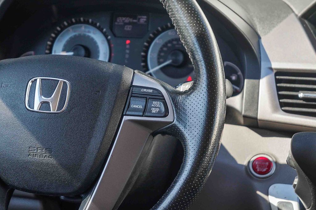 Thumbnail: 2015 Honda Odyssey - 13