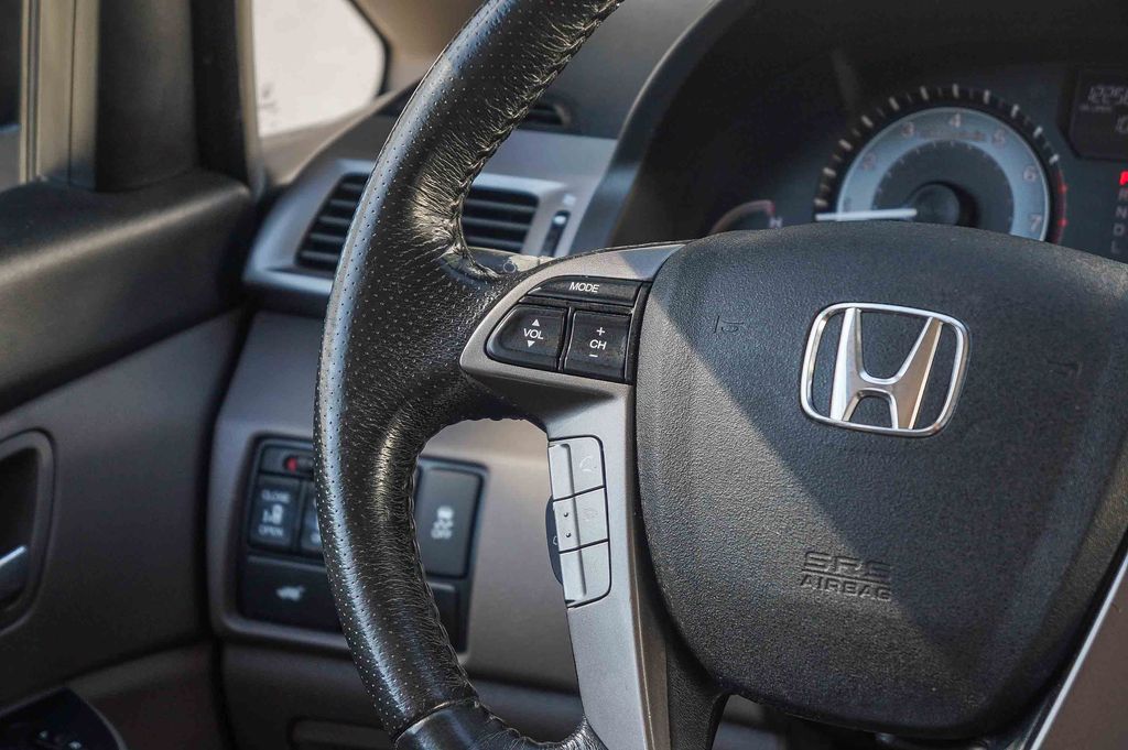 Thumbnail: 2015 Honda Odyssey - 27