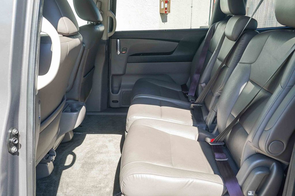 Thumbnail: 2015 Honda Odyssey - 12