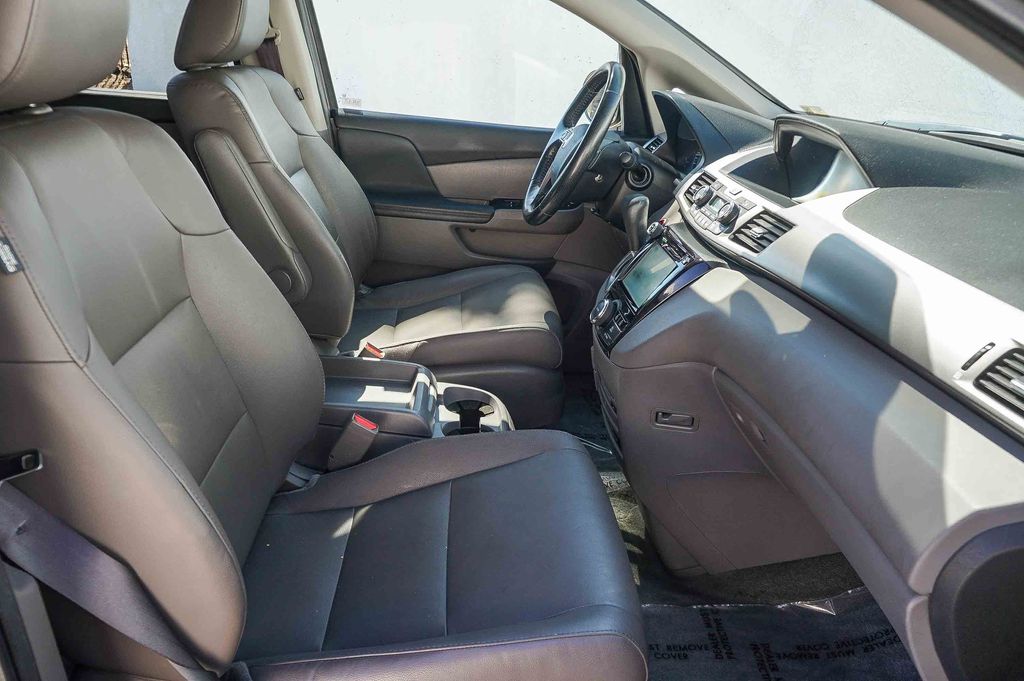 Thumbnail: 2015 Honda Odyssey - 10