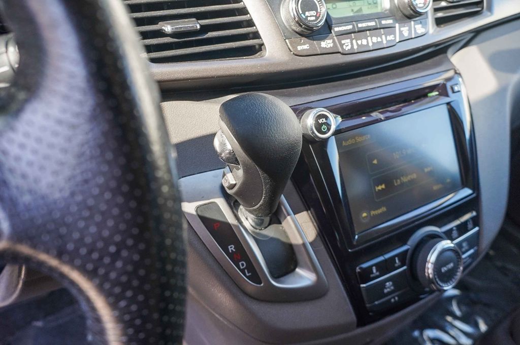 Thumbnail: 2015 Honda Odyssey - 15