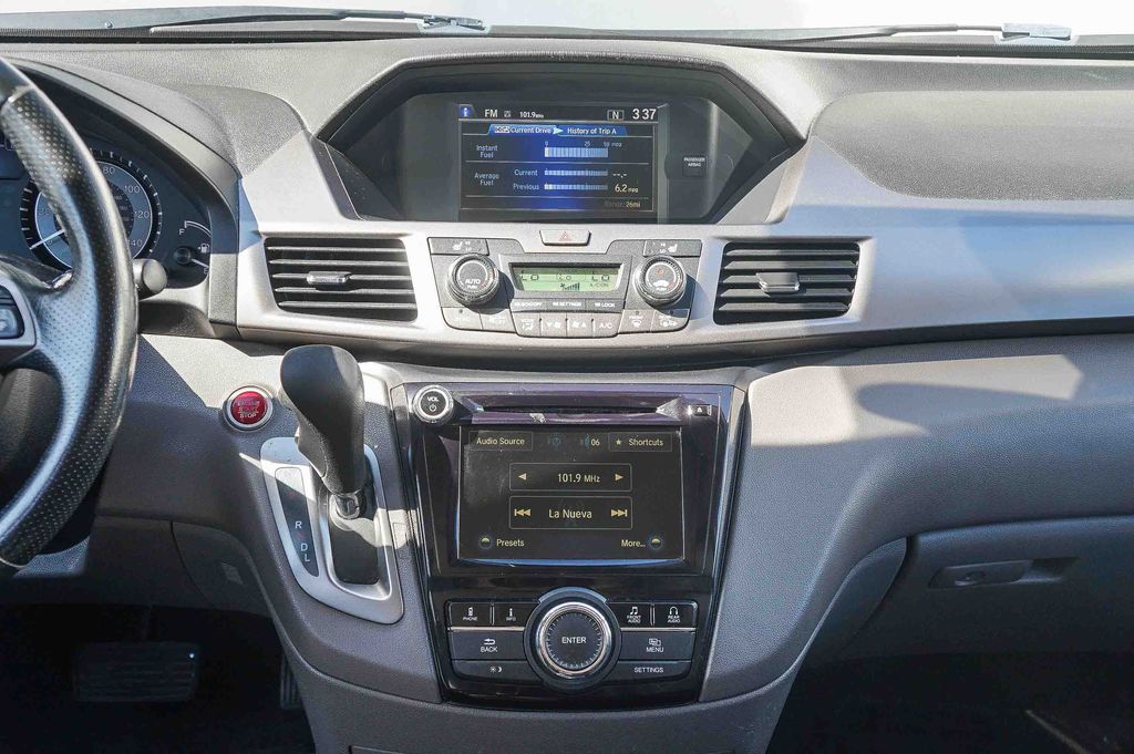 Thumbnail: 2015 Honda Odyssey - 14