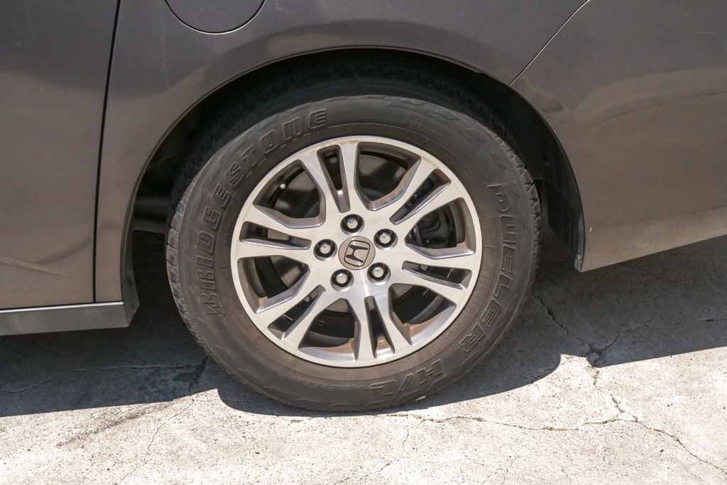 Thumbnail: 2013 Honda Odyssey - 10
