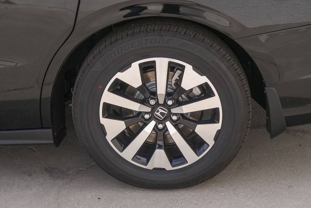 Thumbnail: 2026 Honda Odyssey - 25