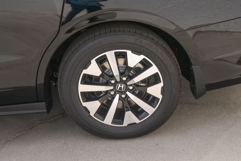 Thumbnail: 2026 Honda Odyssey - 17