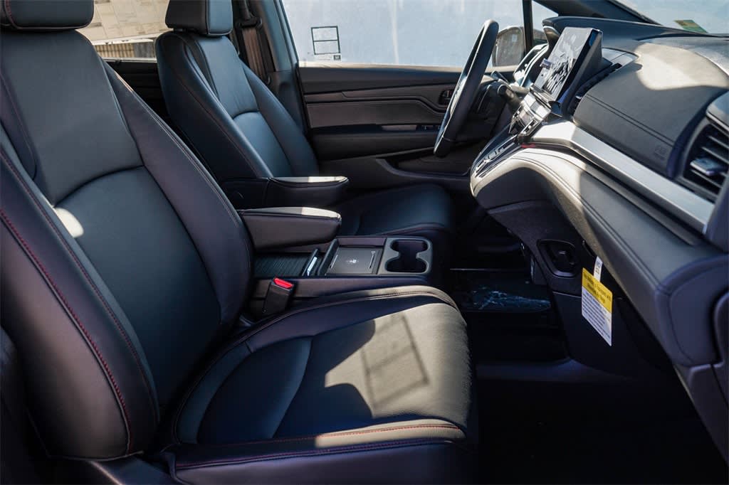 Thumbnail: 2026 Honda Odyssey - 10