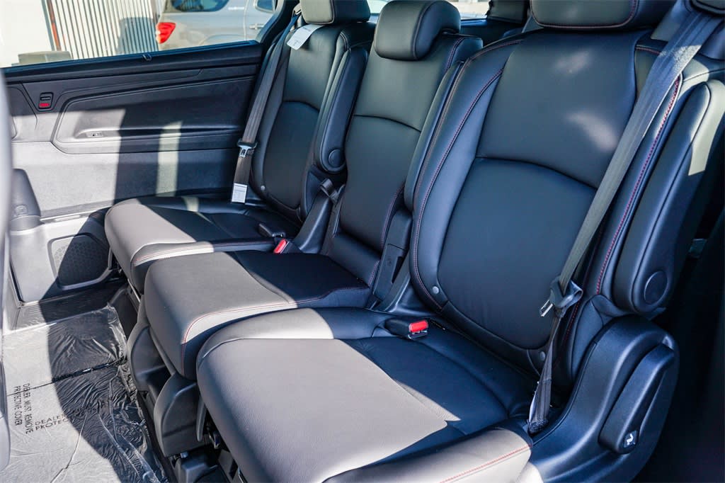 Thumbnail: 2026 Honda Odyssey - 12