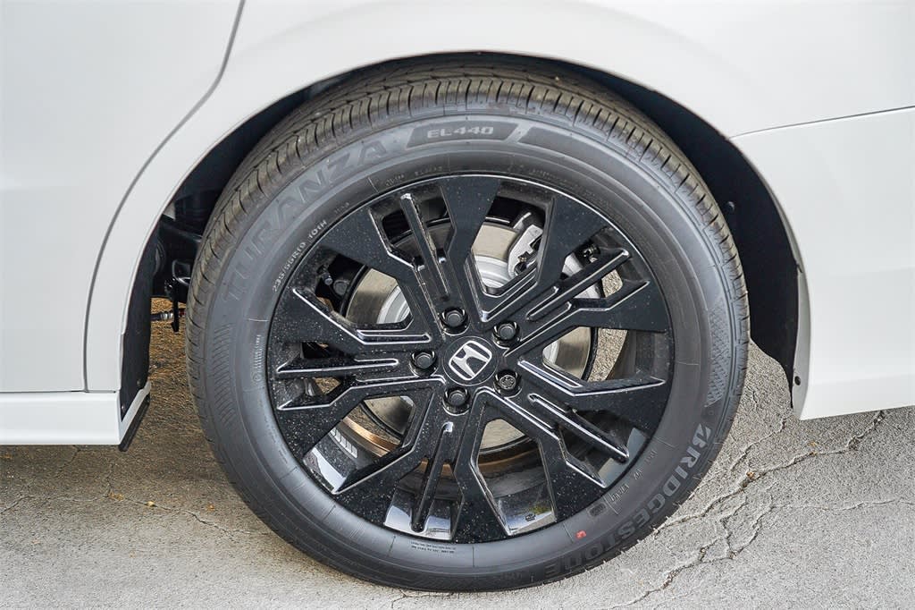 Thumbnail: 2026 Honda Odyssey - 21