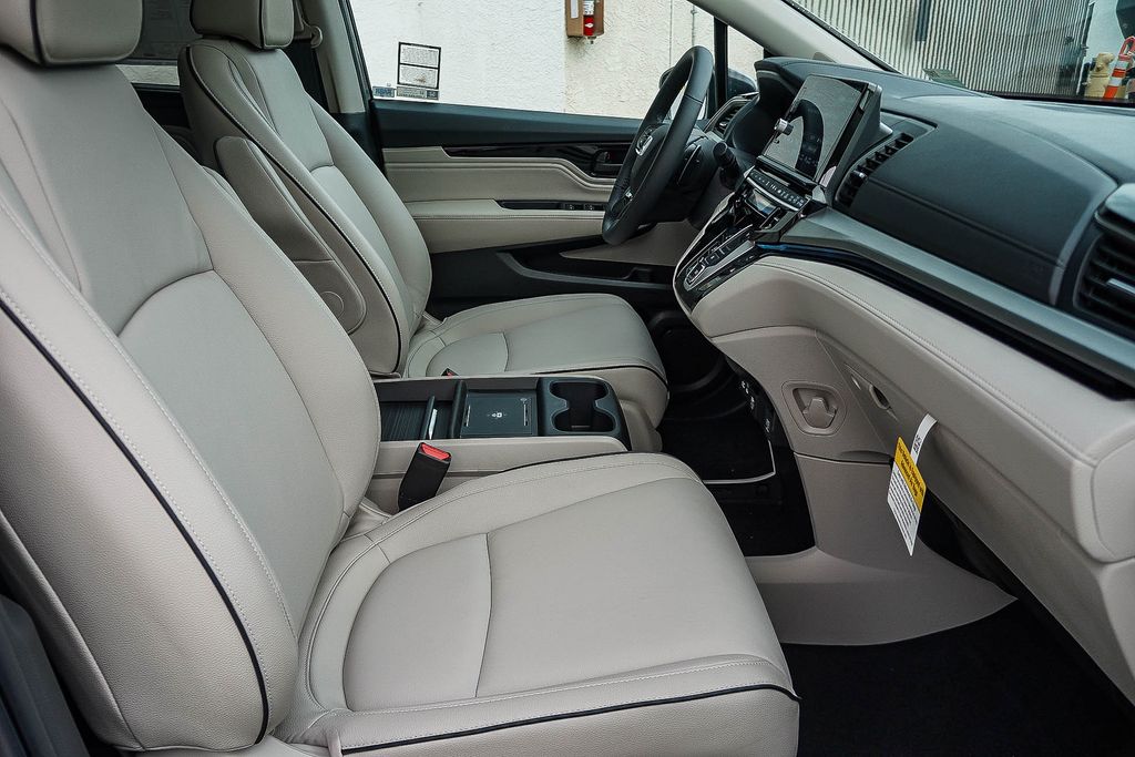 Thumbnail: 2026 Honda Odyssey - 9
