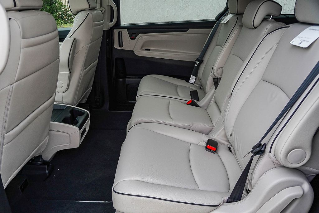 Thumbnail: 2026 Honda Odyssey - 11
