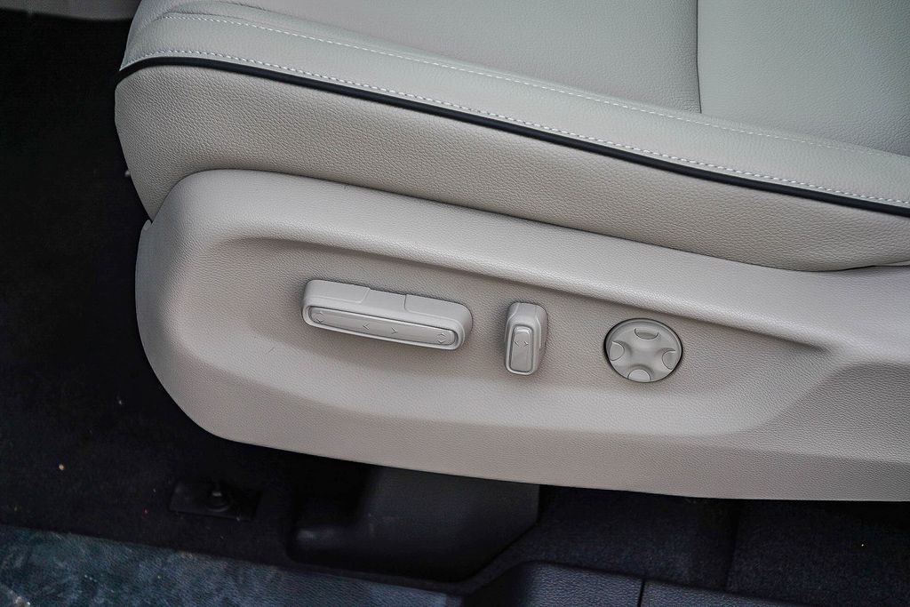 Thumbnail: 2026 Honda Odyssey - 28