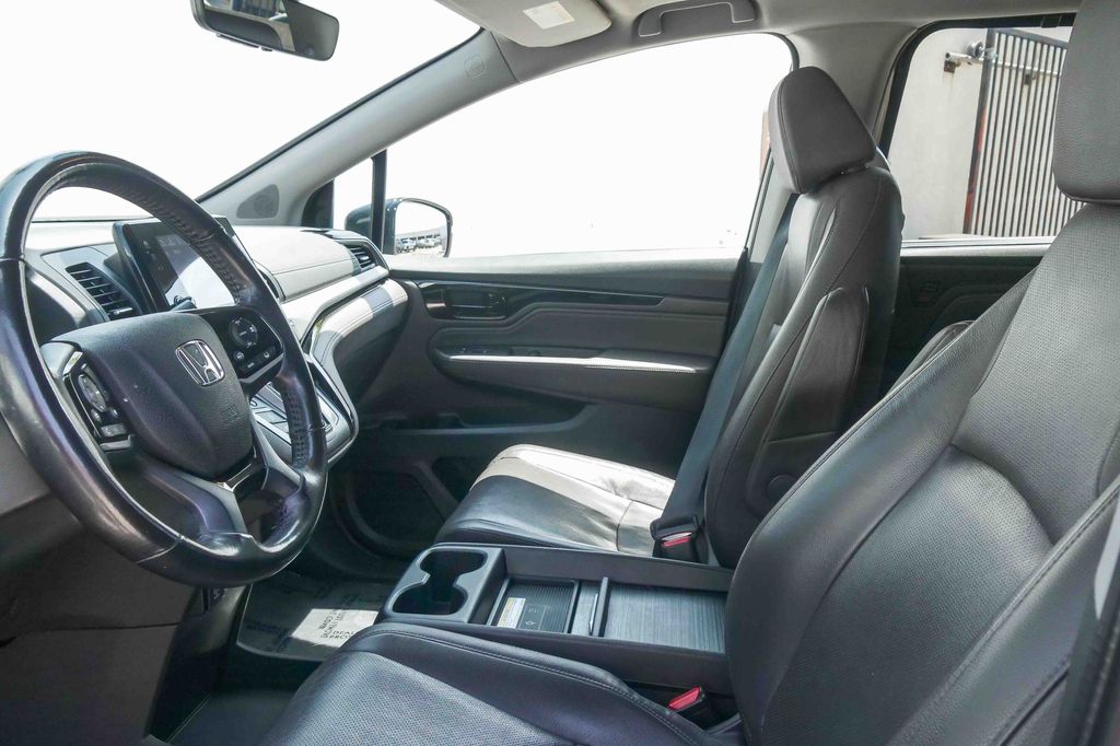 Thumbnail: 2019 Honda Odyssey - 10