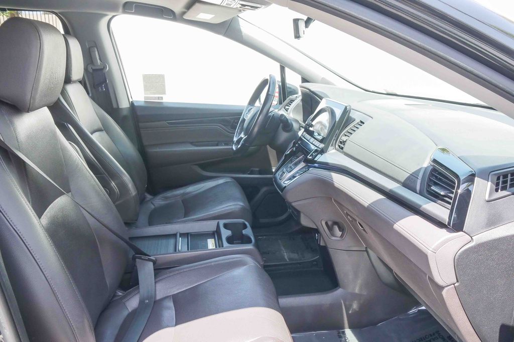Thumbnail: 2019 Honda Odyssey - 9