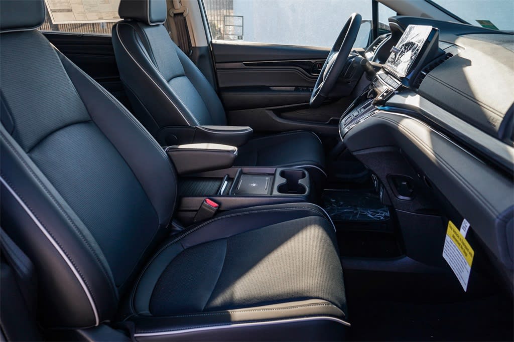 Thumbnail: 2026 Honda Odyssey - 10