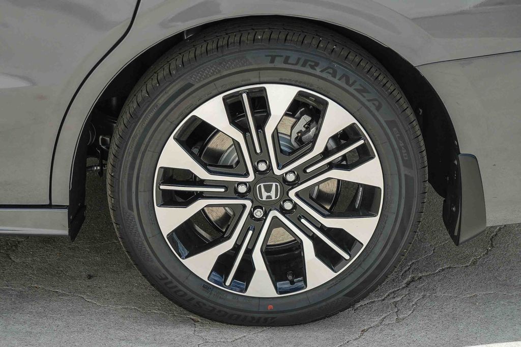 Thumbnail: 2026 Honda Odyssey - 21