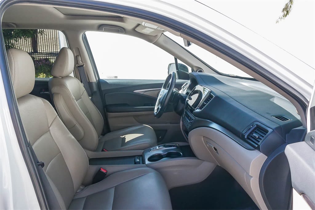 Thumbnail: 2021 Honda Pilot - 9