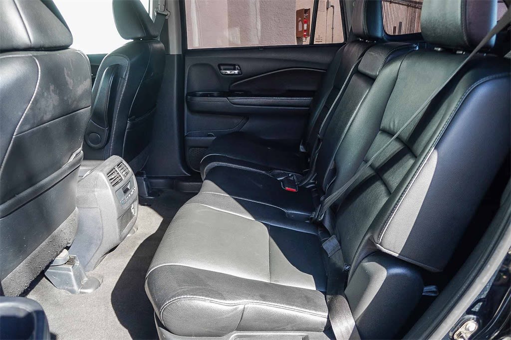 Thumbnail: 2019 Honda Pilot - 12