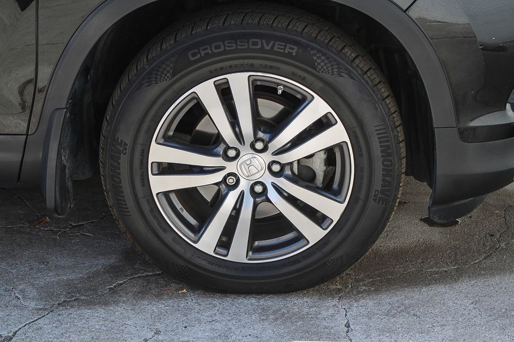 Thumbnail: 2018 Honda Pilot - 11