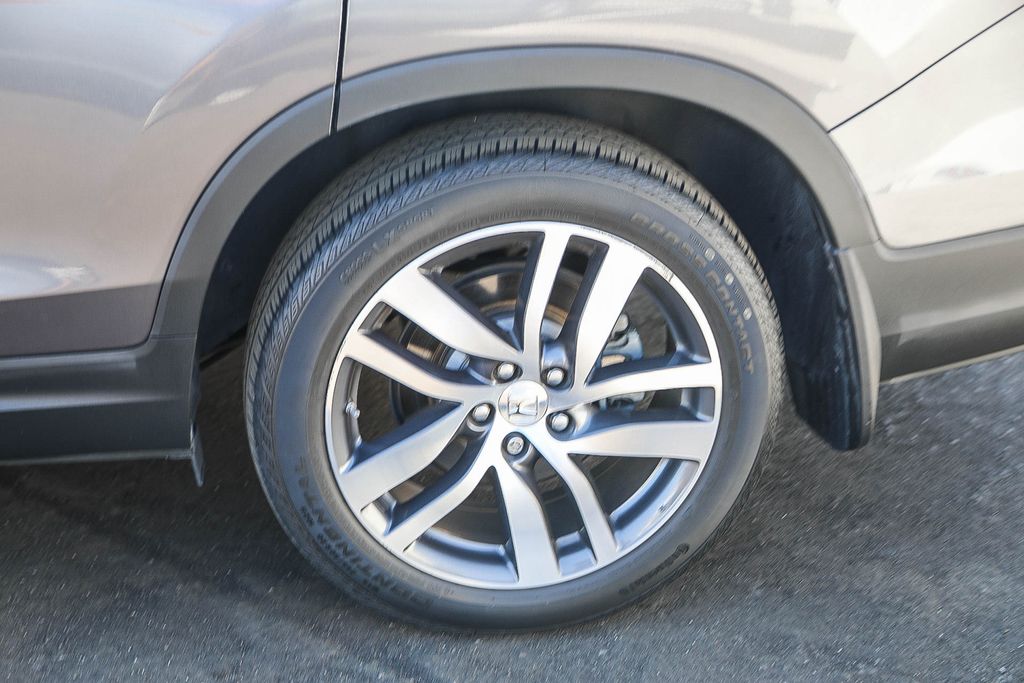 Thumbnail: 2017 Honda Pilot - 10