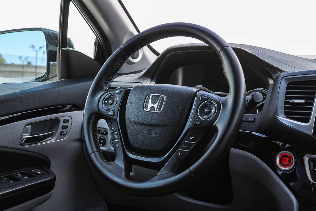 Thumbnail: 2018 Honda Pilot - 8