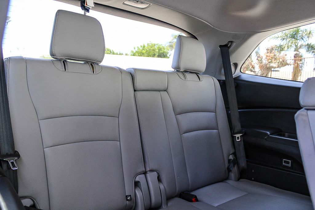Thumbnail: 2018 Honda Pilot - 22